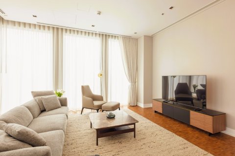 Condo in Bangkok, Thailand, 3 bedrooms  № 180950 - photo 3