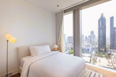 Condo in Bangkok, Thailand, 3 bedrooms  № 180950 - photo 10