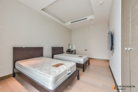 Condo in Bangkok, Thailand, 3 bedrooms № 202373 - photo 7