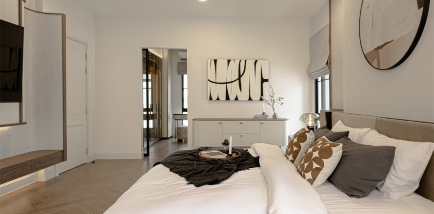 House in Bangkok, Thailand 3 bedrooms № 202376