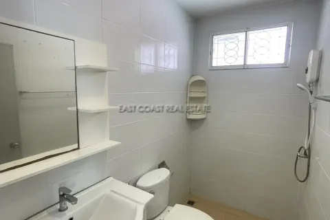 Casa de 3 dormitorios en Pattaya, Tailandia № 212447 - foto 16