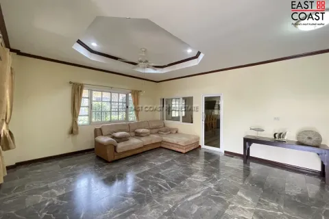 Casa de 3 dormitorios en Pattaya, Tailandia № 212447 - foto 4