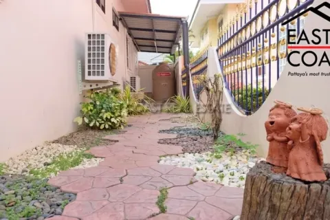 Casa de 3 dormitorios en Pattaya, Tailandia № 212447 - foto 7