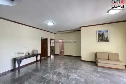 Casa de 3 dormitorios en Pattaya, Tailandia № 212447 - foto 11