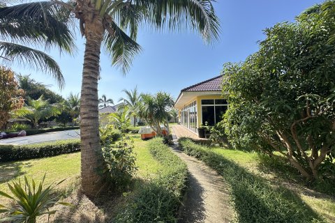 Villa in Hua Hin, Thailand 6 bedrooms № 139928 - photo 25