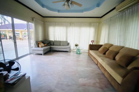 Villa in Hua Hin, Thailand 6 bedrooms № 139928 - photo 6
