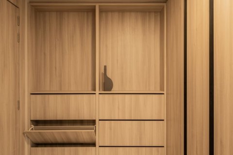 Condo in Bangkok, Thailand, 3 bedrooms  № 133823 - photo 12