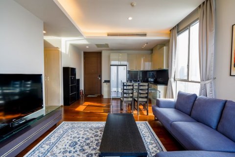 Condo in Bangkok, Thailand, 2 bedrooms  № 133824 - photo 12