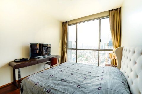 Condo in Bangkok, Thailand, 2 bedrooms  № 133824 - photo 9