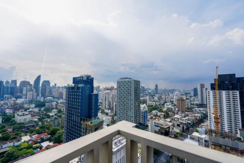 Condo in Bangkok, Thailand, 2 bedrooms  № 133824 - photo 15
