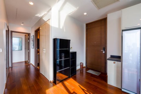 Condo in Bangkok, Thailand, 2 bedrooms  № 133824 - photo 18