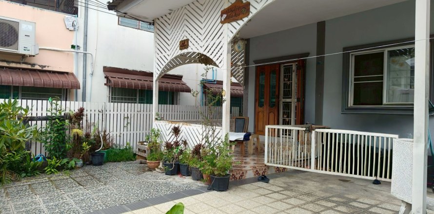 House in Chiang Mai, Thailand 5 bedrooms № 154688