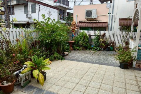 House in Chiang Mai, Thailand 5 bedrooms № 154688 - photo 2