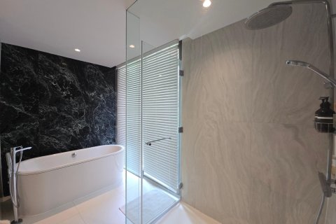 Condo à Watthana, Bangkok, Thaïlande, 2 chambres  № 170684 - photo 15