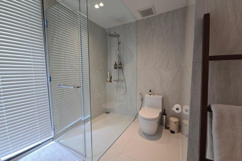 Condo à Watthana, Bangkok, Thaïlande, 2 chambres  № 170684 - photo 14