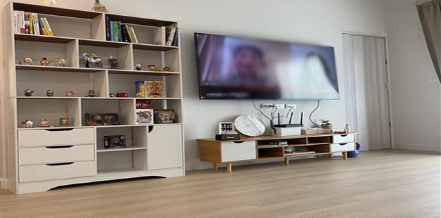 Дом в Самутпракане, Таиланд с 4 спальнями  № 170686