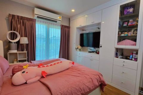 House in Bang Yai, Thailand 4 bedrooms № 170685 - photo 10