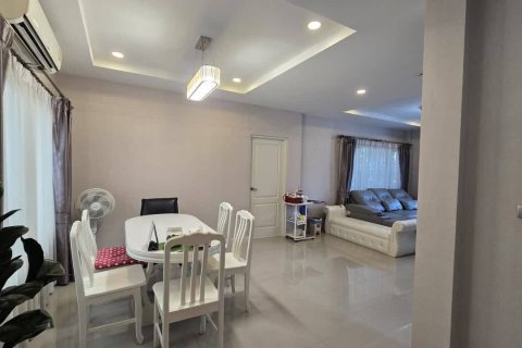 House in Bang Yai, Thailand 4 bedrooms № 170685 - photo 4