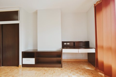 Condo in Khlong Toei, Bangkok, Thailand, 2 bedrooms  № 159196 - photo 7