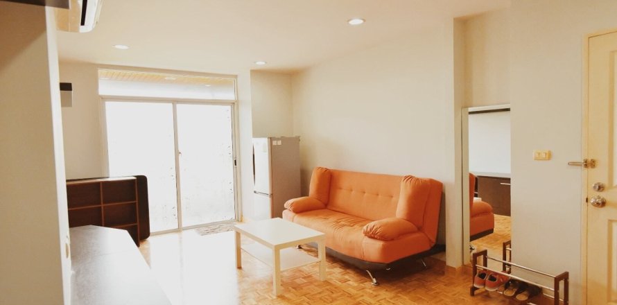Condo in Khlong Toei, Bangkok, Thailand, 2 bedrooms  № 159196