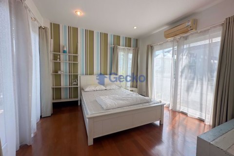 House in Pattaya, Thailand 3 bedrooms № 196670 - photo 20