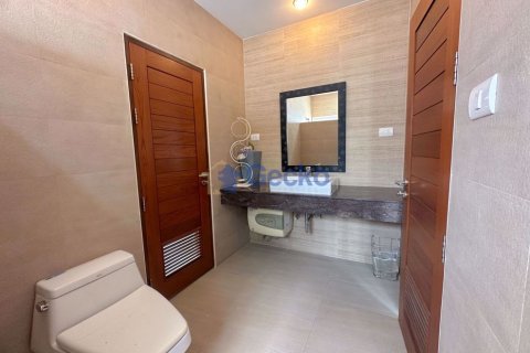 House in Pattaya, Thailand 3 bedrooms № 196670 - photo 15
