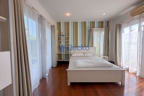 House in Pattaya, Thailand 3 bedrooms № 196670 - photo 18