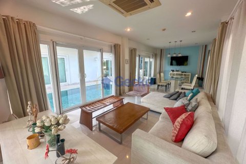 House in Pattaya, Thailand 3 bedrooms № 196670 - photo 5