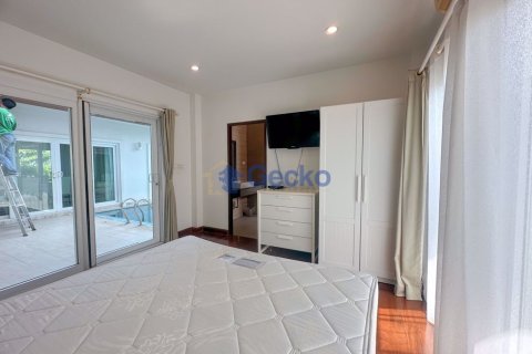 House in Pattaya, Thailand 3 bedrooms № 196670 - photo 14