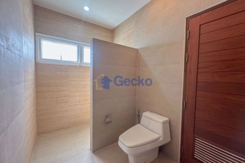 House in Pattaya, Thailand 3 bedrooms № 196670 - photo 16