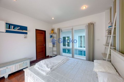 House in Pattaya, Thailand 3 bedrooms № 196670 - photo 11