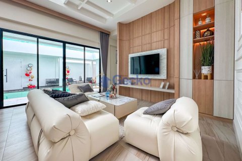House in Pattaya, Thailand 3 bedrooms № 196669 - photo 26