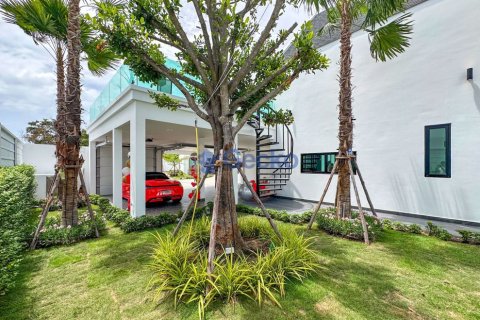 House in Pattaya, Thailand 3 bedrooms № 196669 - photo 6