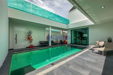 House in Pattaya, Thailand 3 bedrooms № 196669 - photo 14