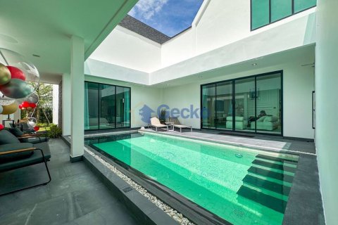House in Pattaya, Thailand 3 bedrooms № 196669 - photo 12