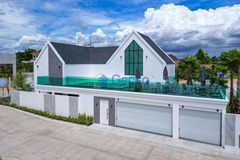 House in Pattaya, Thailand 3 bedrooms № 196669 - photo 5