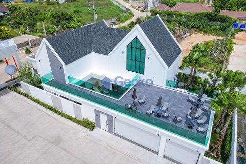 House in Pattaya, Thailand 3 bedrooms № 196669 - photo 4
