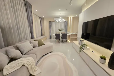 House in Bang Kaeo, Thailand 4 bedrooms № 160661