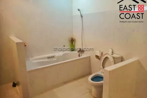 Casa de 4 dormitorios en Pattaya, Tailandia № 213227 - foto 14