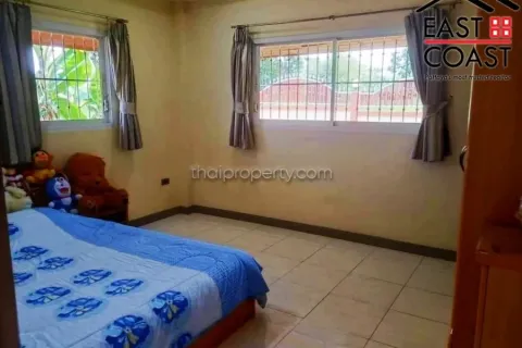 Casa de 4 dormitorios en Pattaya, Tailandia № 213227 - foto 13
