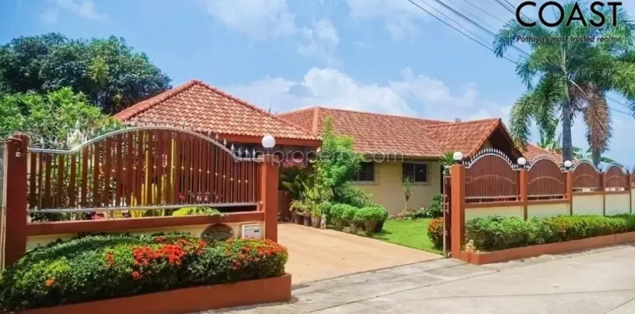 Casa de 4 dormitorios en Pattaya, Tailandia № 213227