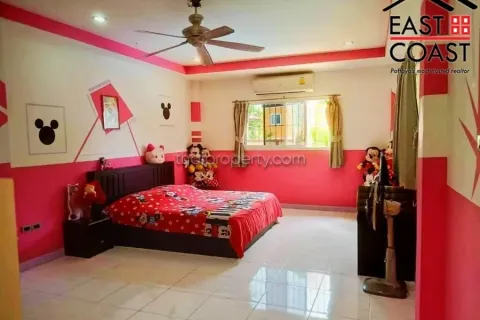 Casa de 4 dormitorios en Pattaya, Tailandia № 213227 - foto 16
