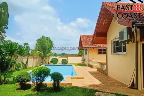 Casa de 4 dormitorios en Pattaya, Tailandia № 213227 - foto 5