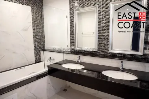 Casa de 4 dormitorios en Pattaya, Tailandia № 213225 - foto 15