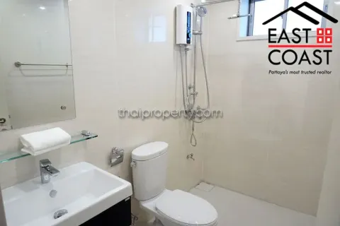 Casa de 4 dormitorios en Pattaya, Tailandia № 213225 - foto 10
