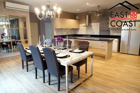 Casa de 4 dormitorios en Pattaya, Tailandia № 213225 - foto 3