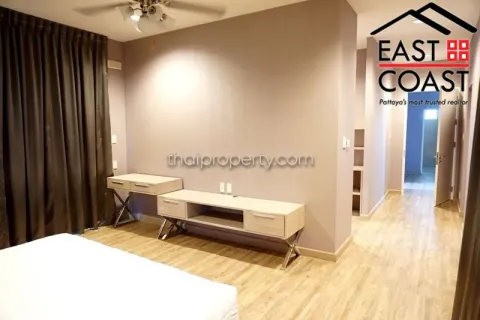Casa de 4 dormitorios en Pattaya, Tailandia № 213225 - foto 13
