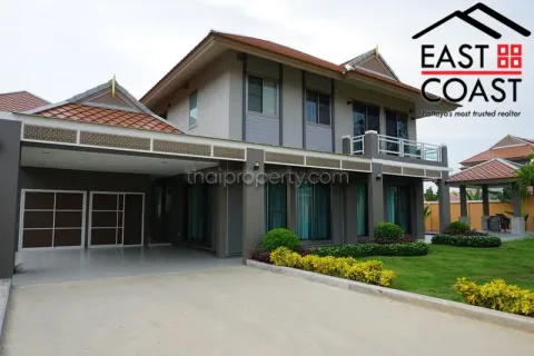 Casa de 4 dormitorios en Pattaya, Tailandia № 213225