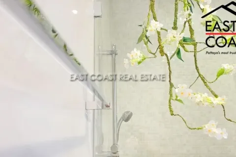 Condominio de 2 dormitorios en Jomtien Beach, Pattaya, Tailandia № 213226 - foto 13