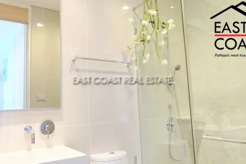 Condominio de 2 dormitorios en Jomtien Beach, Pattaya, Tailandia № 213226 - foto 12